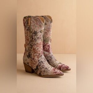 Vintage Floral Jacquard Tapestry Mid-Calf Western Boots - Oasis Society